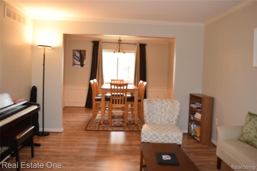 41507 Simcoe Drive Canton, MI 48188 - Photo 7 of 34