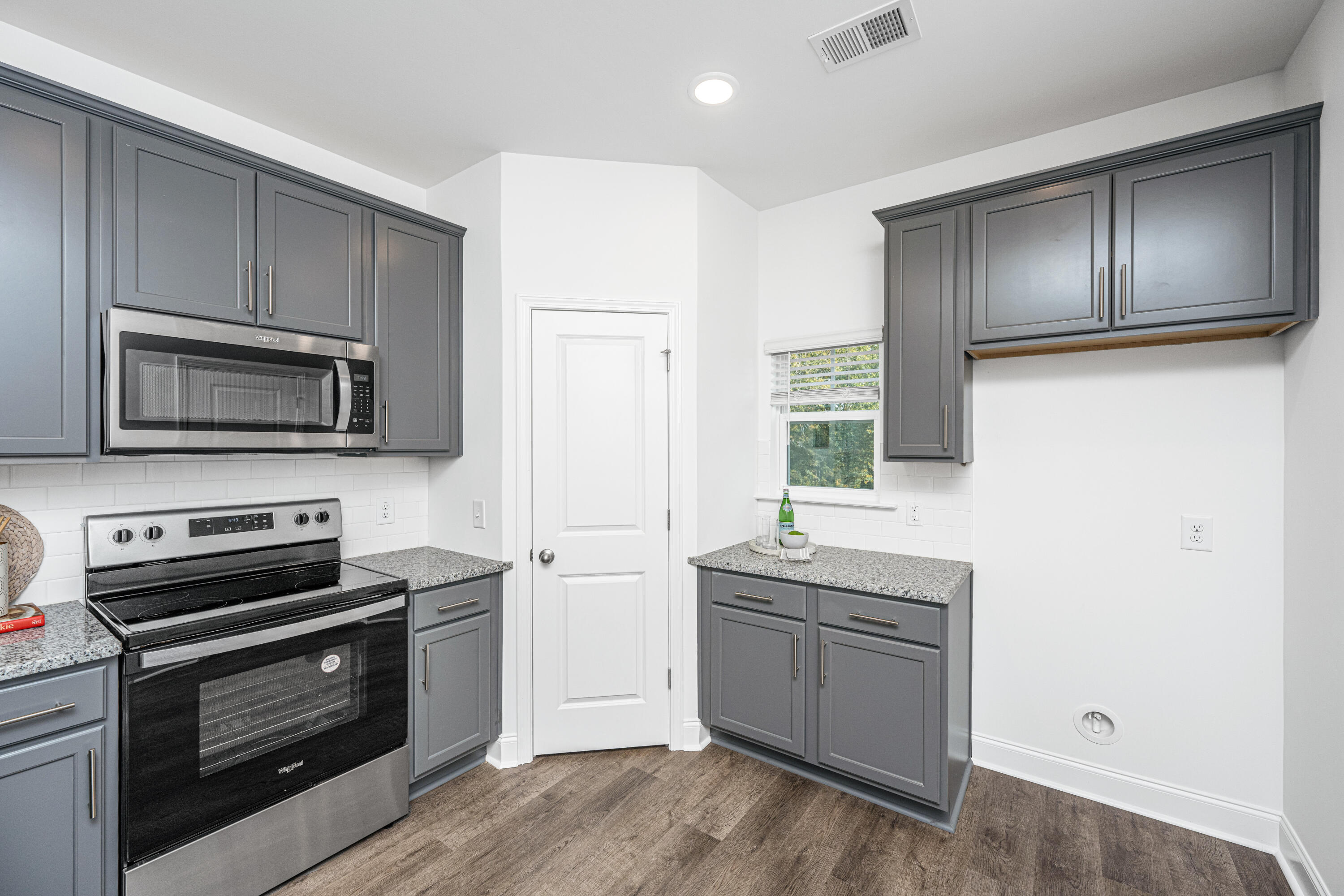 213 Cache Court Charleston, SC 29414 - Photo 8 of 32 Kitchen