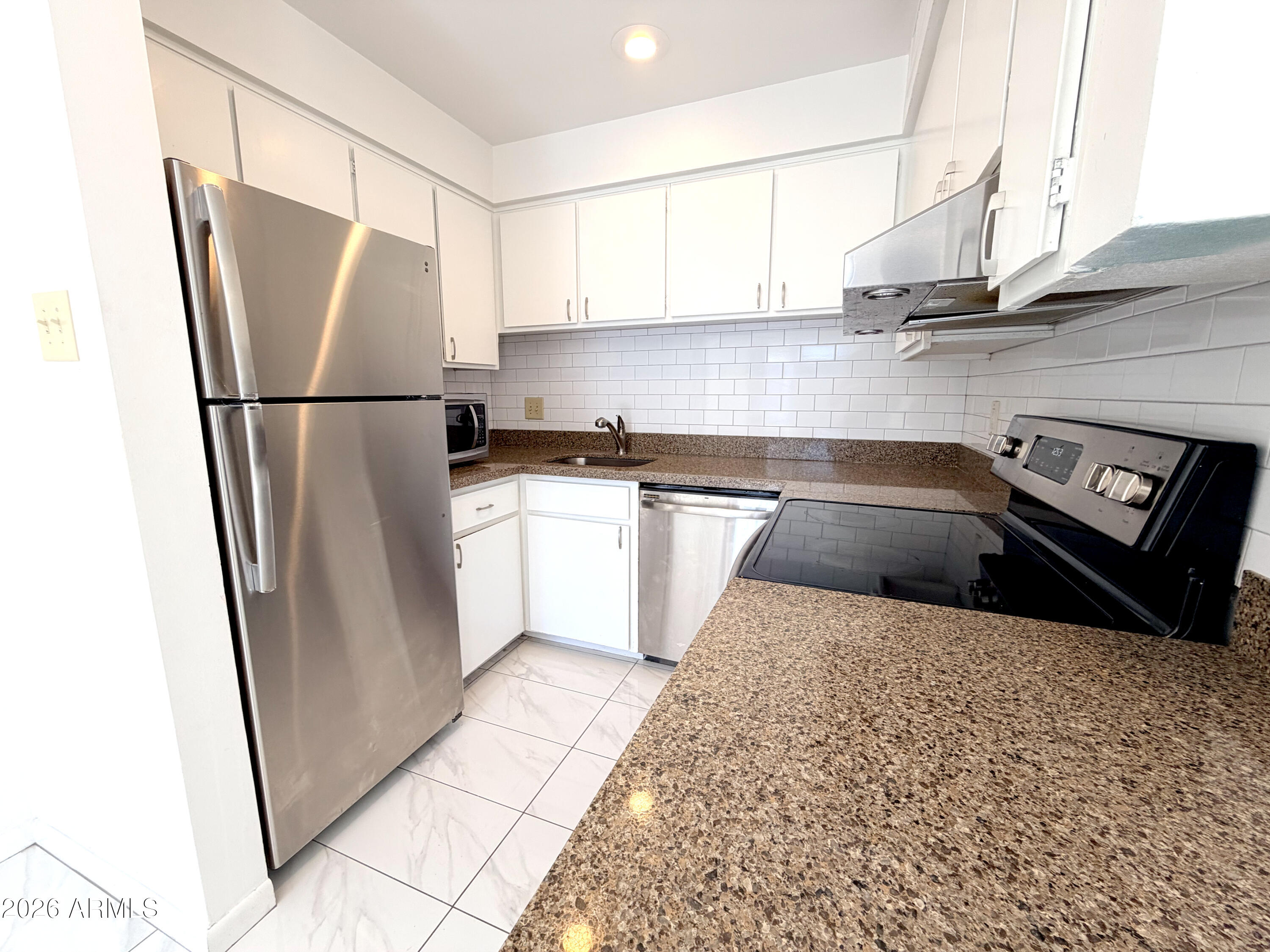 1016 East Osborn Road, Unit F Phoenix, AZ 85014 - Photo 4 of 14 Kitchen