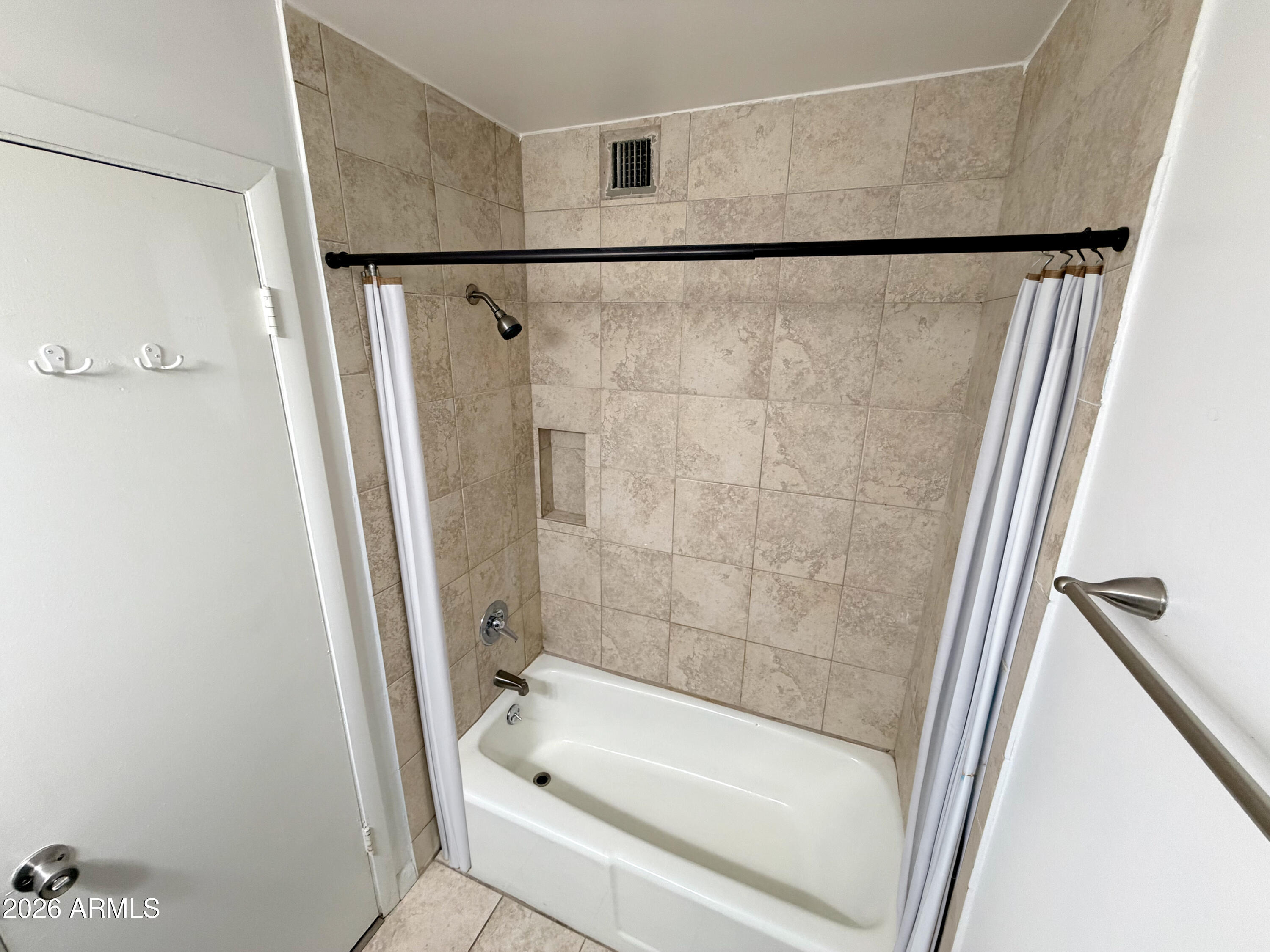 1016 East Osborn Road, Unit F Phoenix, AZ 85014 - Photo 8 of 14 Full Bath