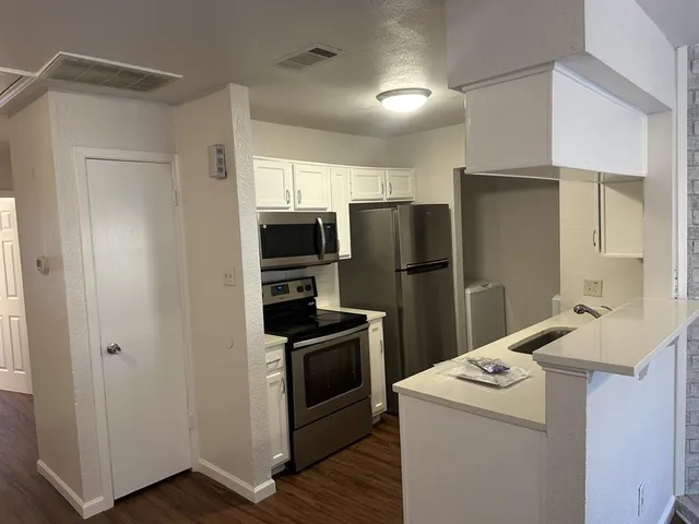 $1,500 | 2400 Jupiter Road, Unit D2, Plano, TX 75074