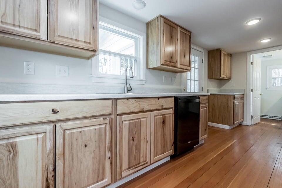 47 Anglers Road Windham, ME 04062 - Photo 9 of 36 20220417003901092891000000-o