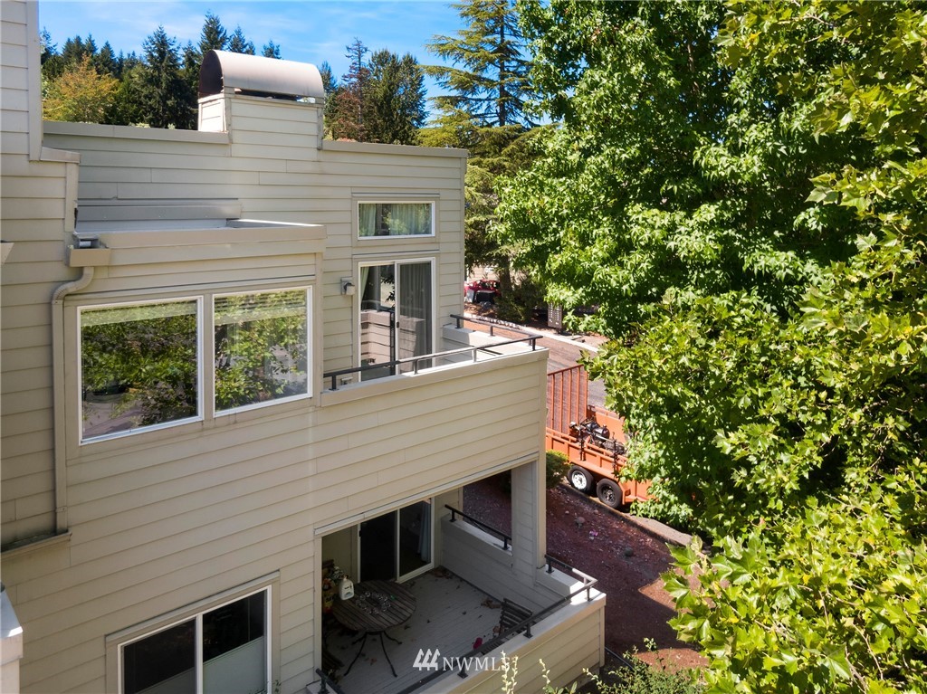7475 Old Redmond Road, Unit 303 Redmond, WA 98052 - Photo 3 of 36