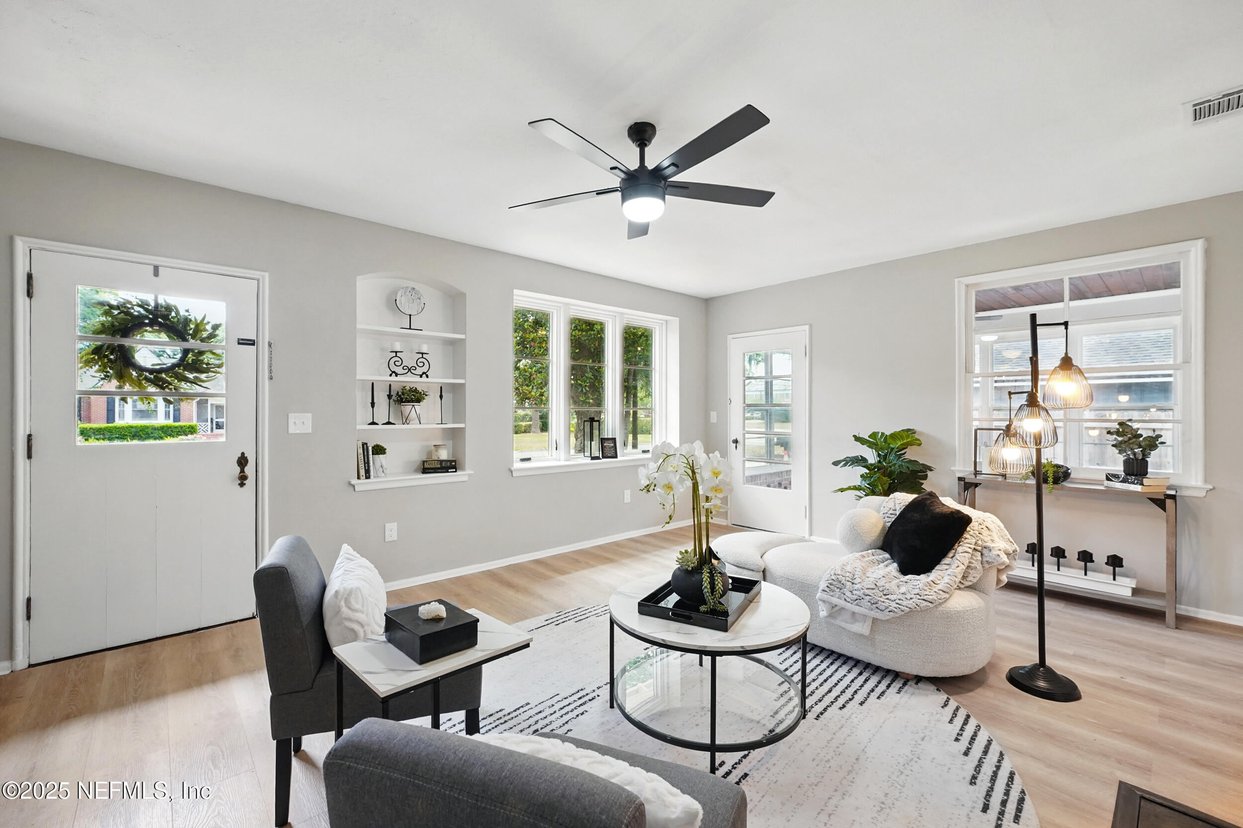 1515 kingswood rd-003