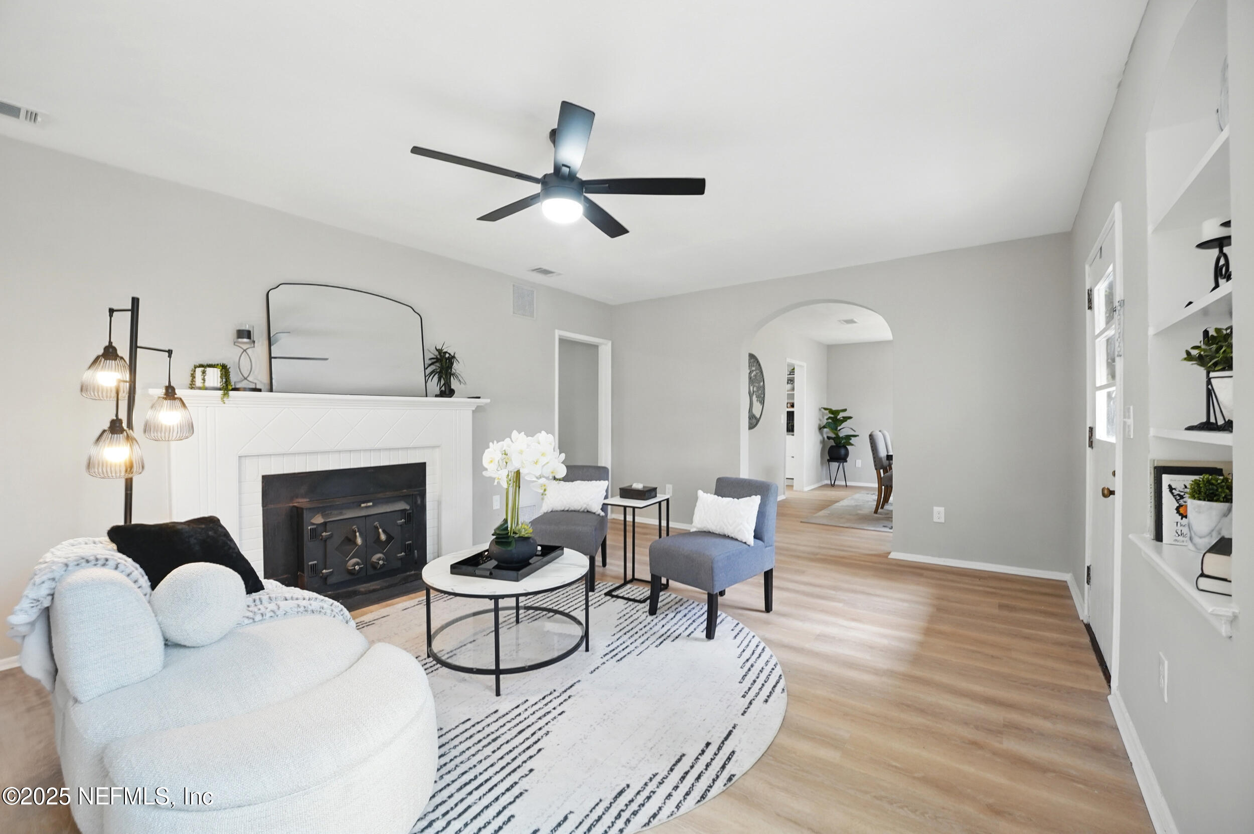 1515 kingswood rd-004