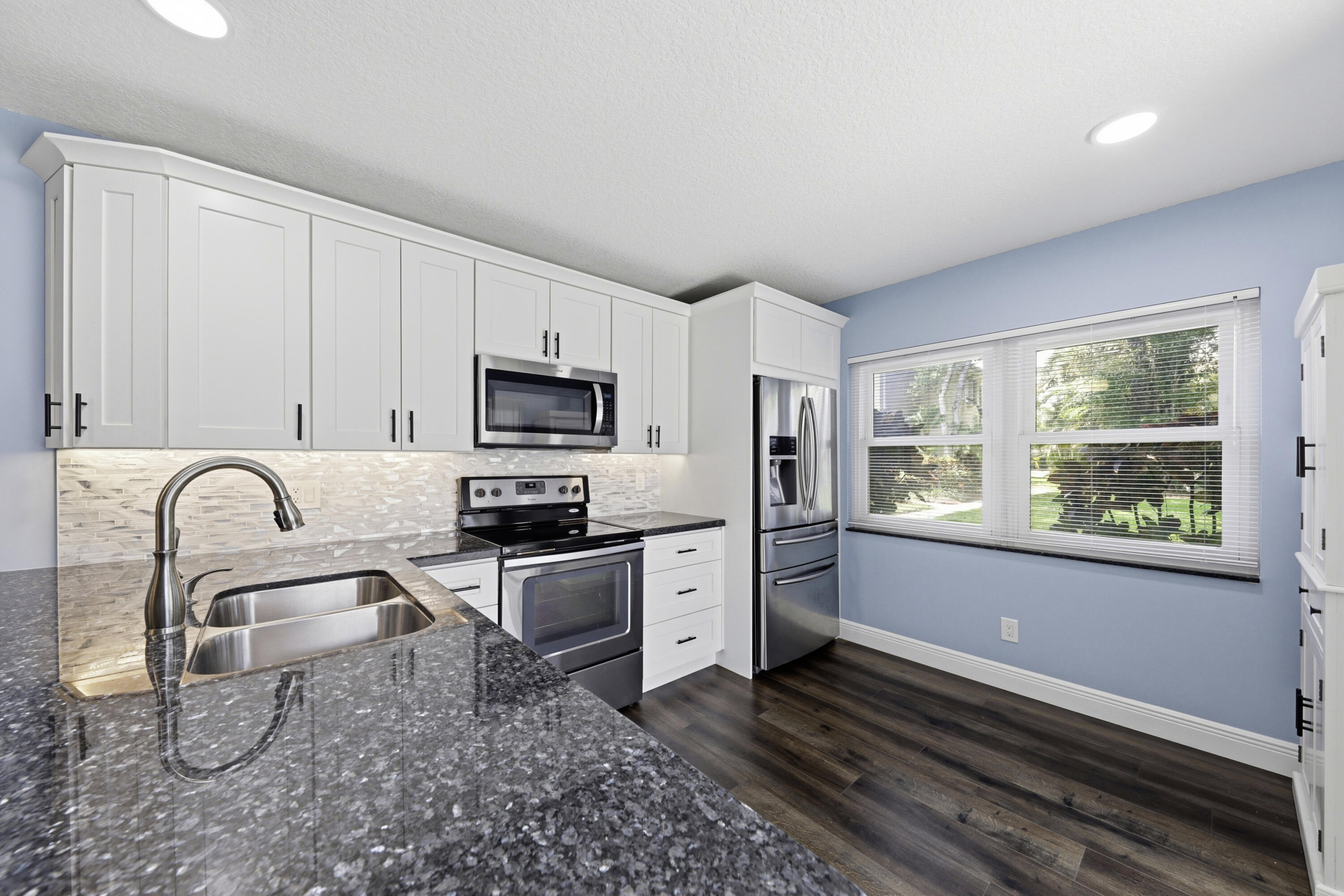 4802 Roxbury Court Boynton Beach, FL 33436 - Photo 5 of 41 013_f8_4802_Roxbury_Ct
