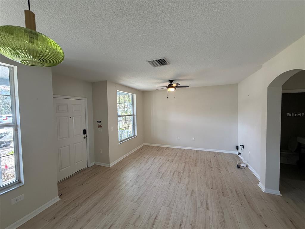 1532 Blue Magnolia Road Brandon, FL 33510 - Photo 4 of 13