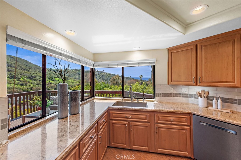 1362 Morningside Drive Laguna Beach, CA 92651 - Photo 16 of 42