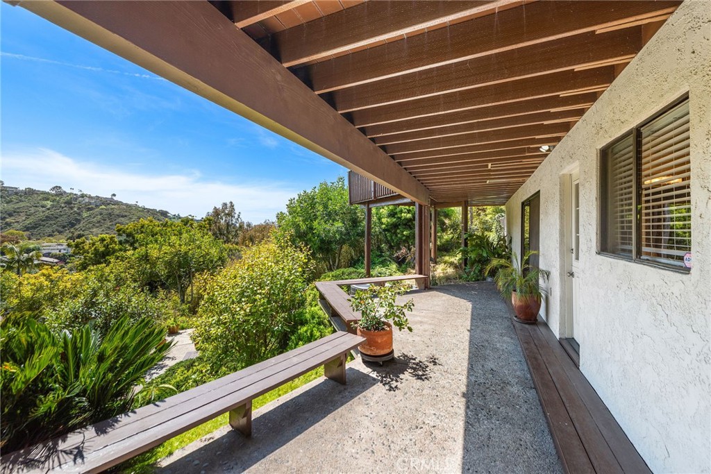 1362 Morningside Drive Laguna Beach, CA 92651 - Photo 36 of 42