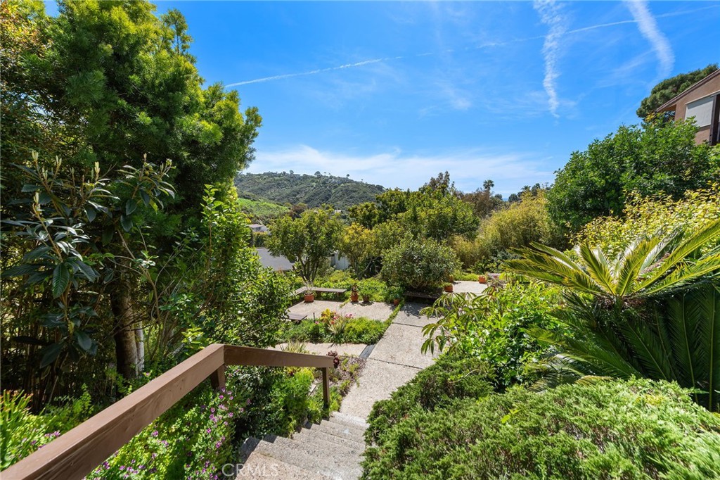 1362 Morningside Drive Laguna Beach, CA 92651 - Photo 37 of 42