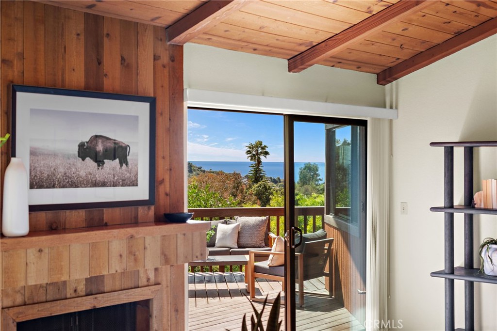 1362 Morningside Drive Laguna Beach, CA 92651 - Photo 4 of 42