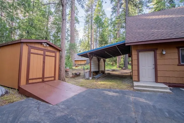 $999,500 | 41800 North Dogwood Road, Shaver Lake, CA 93664