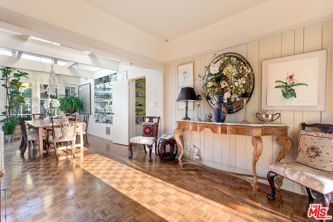 602 Foothill Road Beverly Hills, CA 90210 - Photo 8 of 25