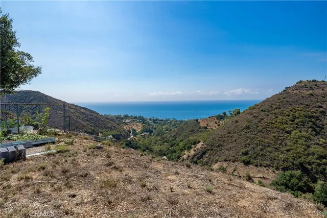$4,950,000 | 5767 Latigo Canyon Road, Malibu, CA 90265
