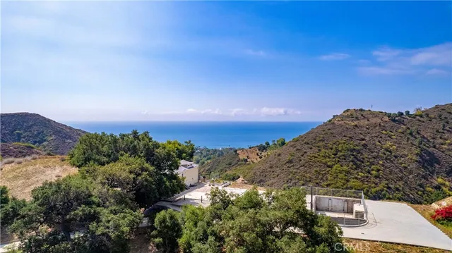 $4,950,000 | 5767 Latigo Canyon Road, Malibu, CA 90265