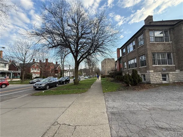 $2,100 | 130 Linwood Avenue, Buffalo, NY 14209