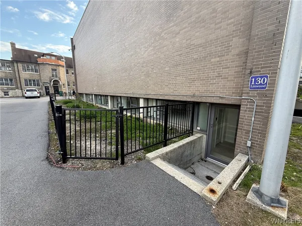 $2,100 | 130 Linwood Avenue, Buffalo, NY 14209