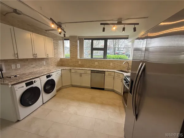 $2,100 | 130 Linwood Avenue, Buffalo, NY 14209