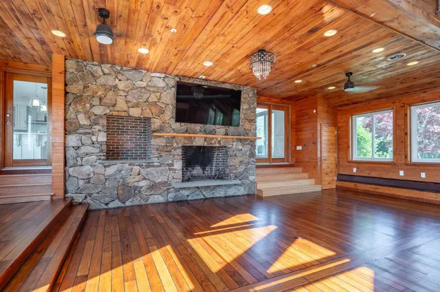 $2,249,000 | 51 Depot Road, Hampton Falls, NH 03844