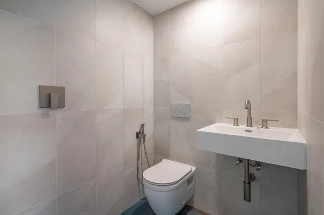 $2,249,000 | 51 Depot Road, Hampton Falls, NH 03844