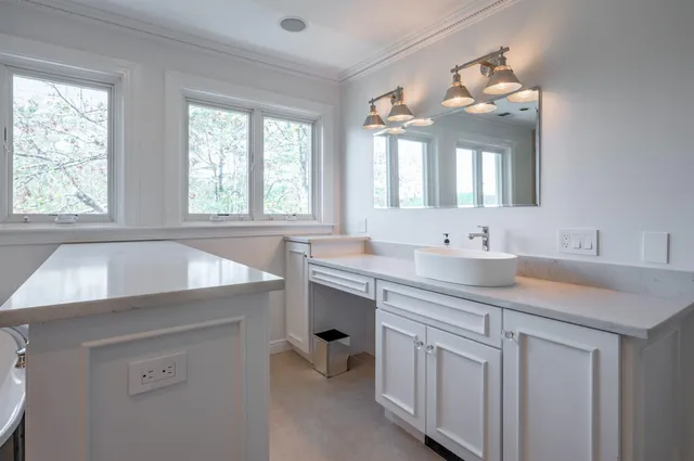 $2,249,000 | 51 Depot Road, Hampton Falls, NH 03844