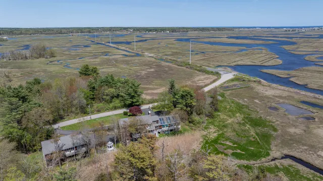 $2,249,000 | 51 Depot Road, Hampton Falls, NH 03844