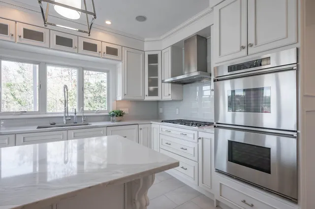 $2,249,000 | 51 Depot Road, Hampton Falls, NH 03844