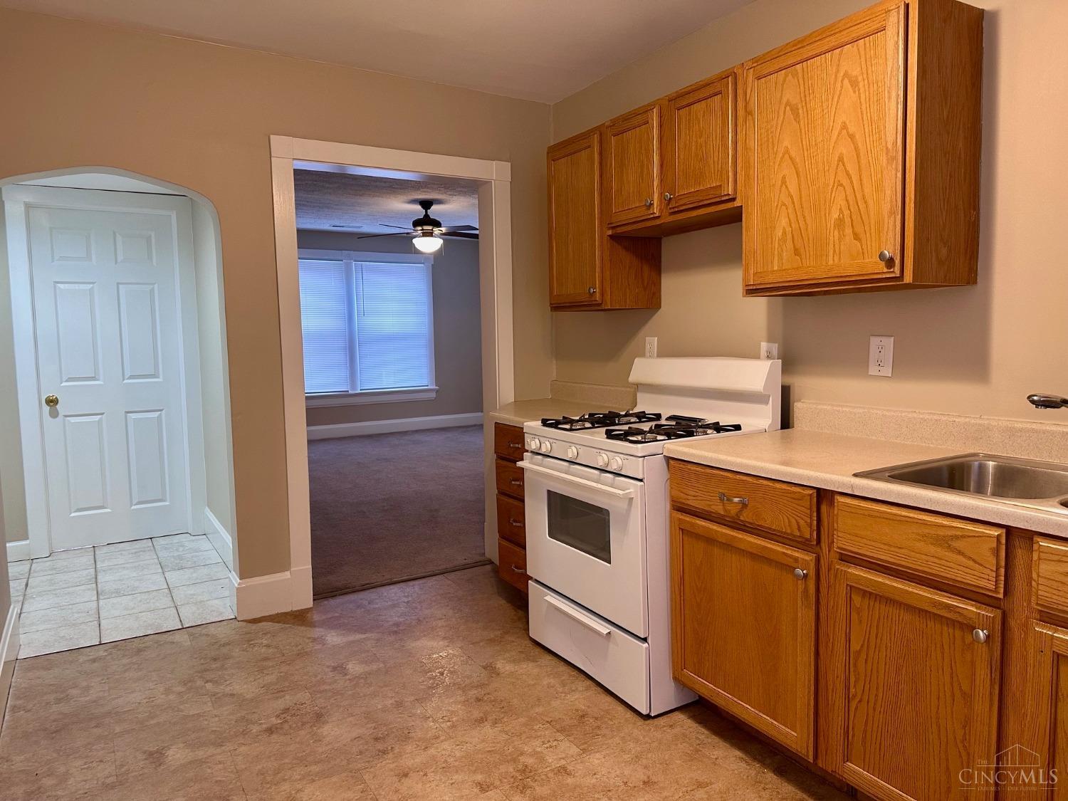 3939 Section Road Cincinnati, OH 45236 - Photo 4 of 21