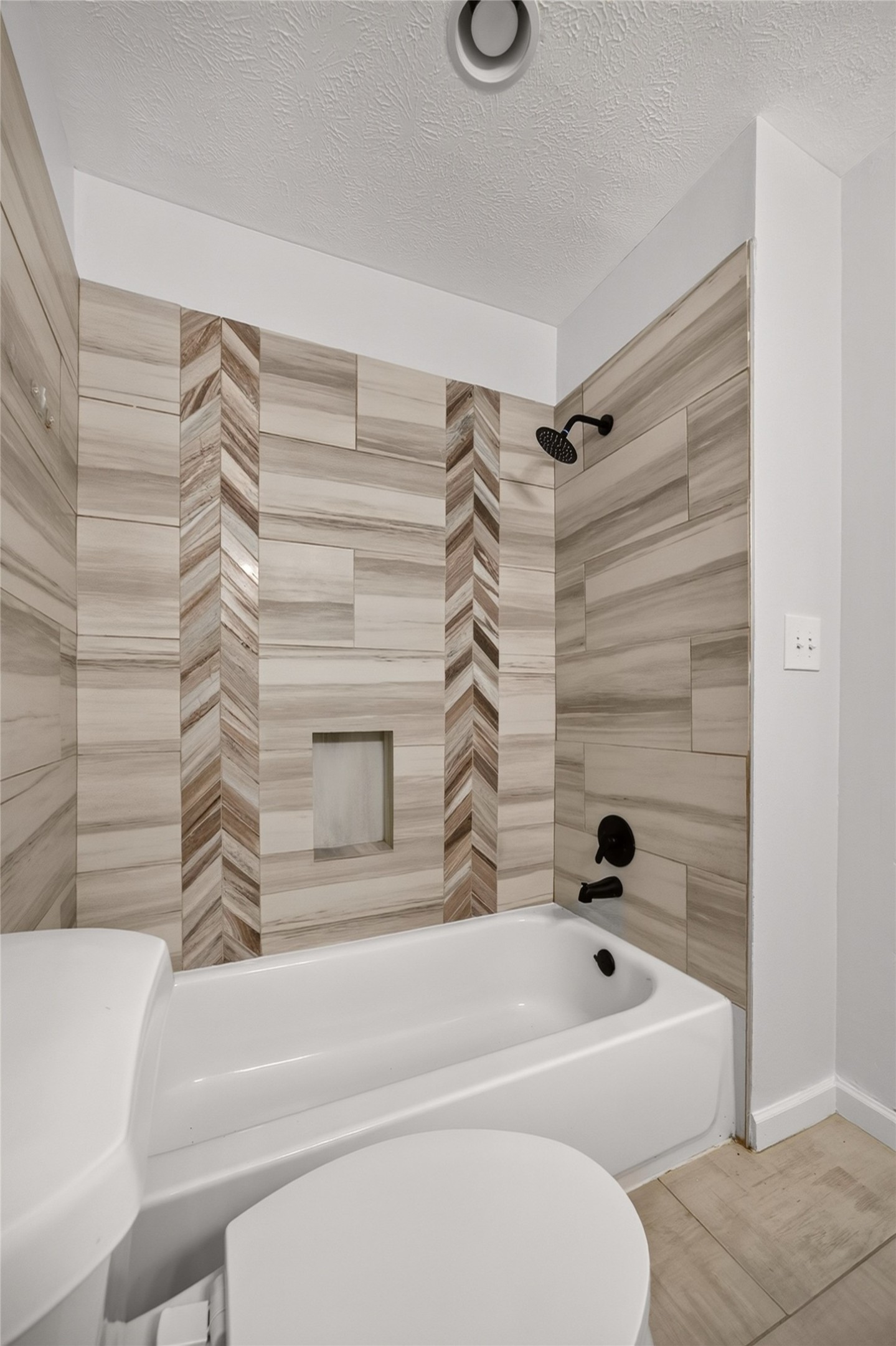 8002 Lichen Lane Spring, TX 77379 - Photo 40 of 50 The tub/shower combo.