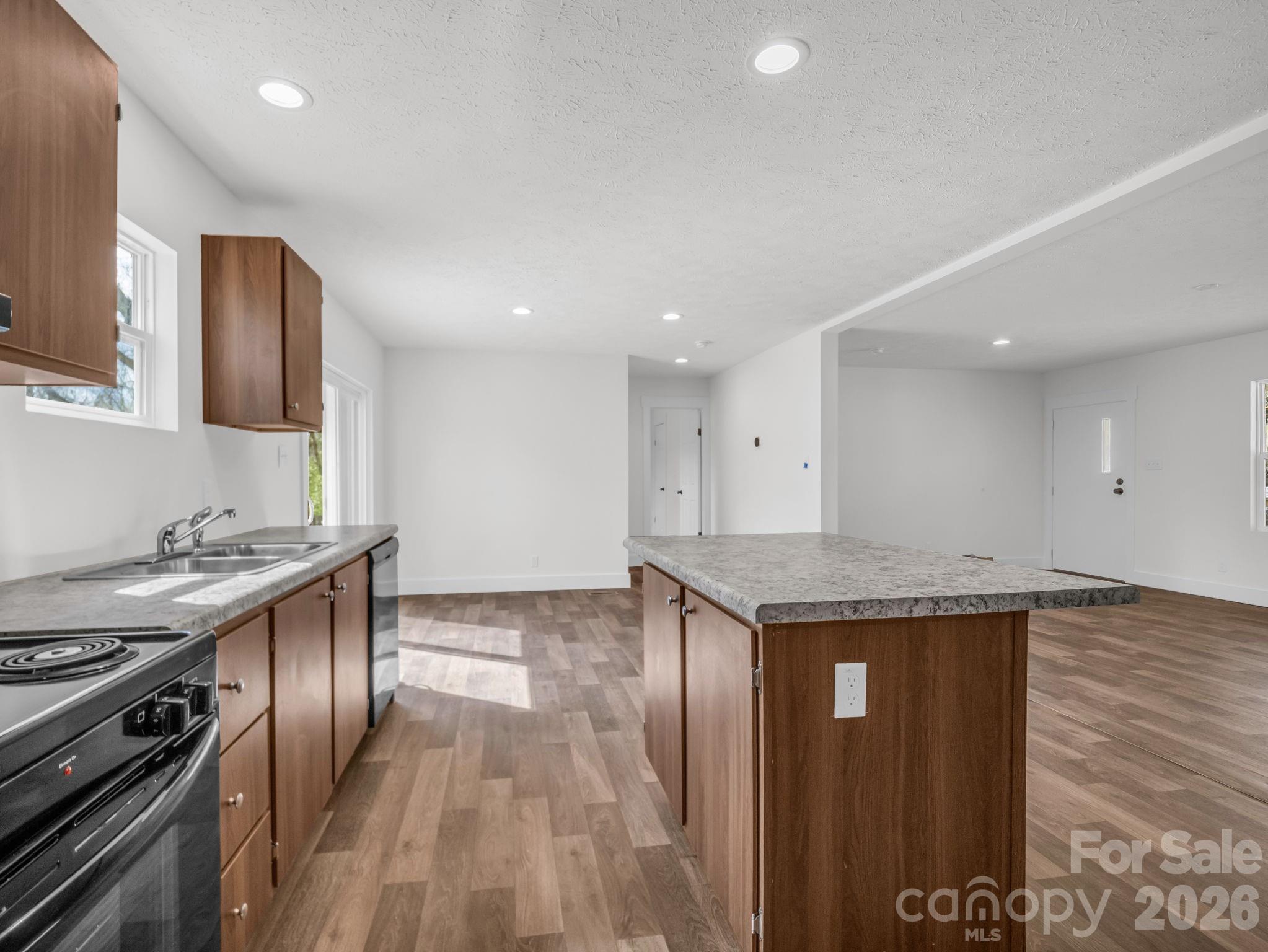 129 Haven Road East Flat Rock, NC 28726 - Photo 11 of 39