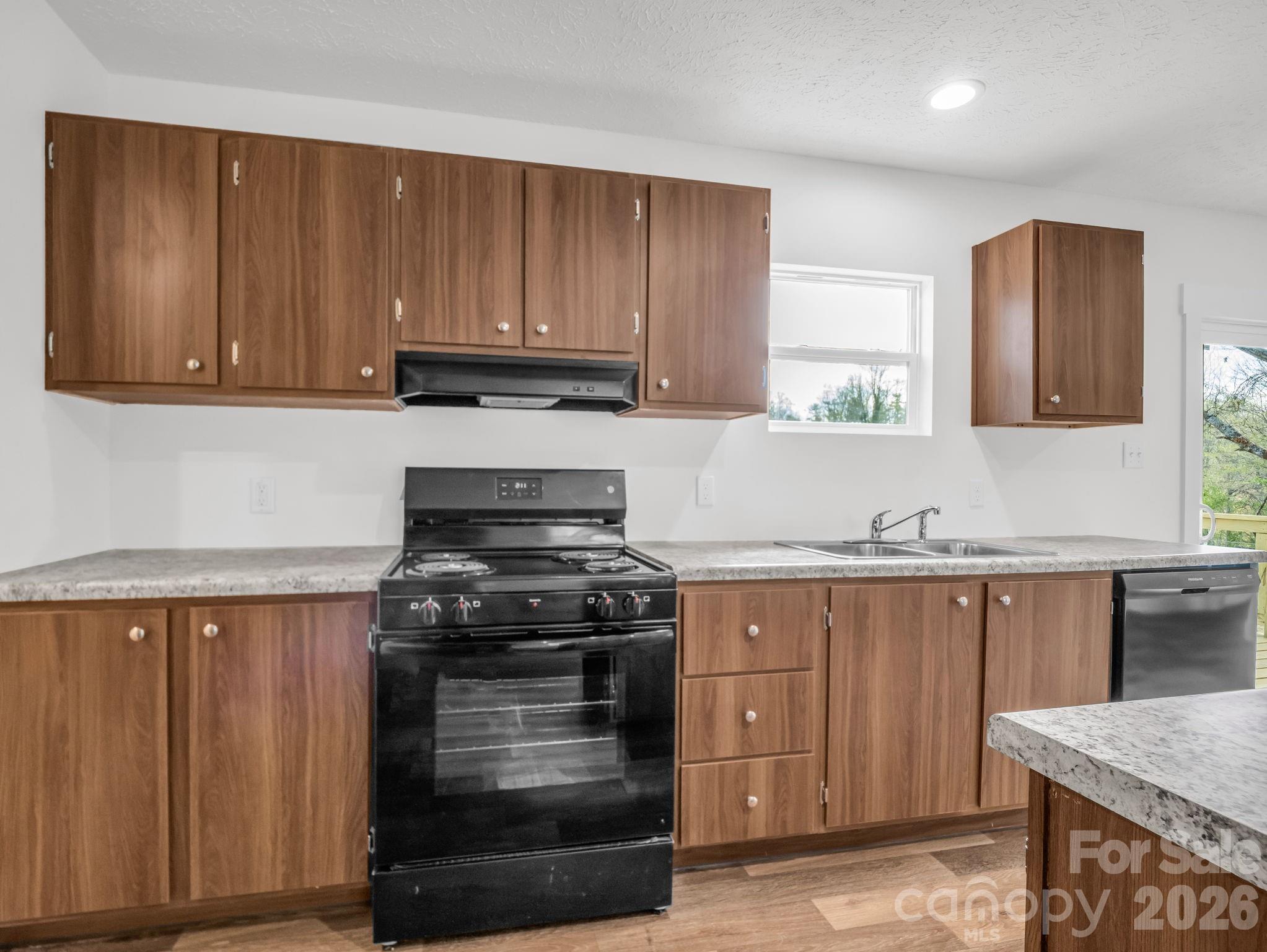 129 Haven Road East Flat Rock, NC 28726 - Photo 10 of 39