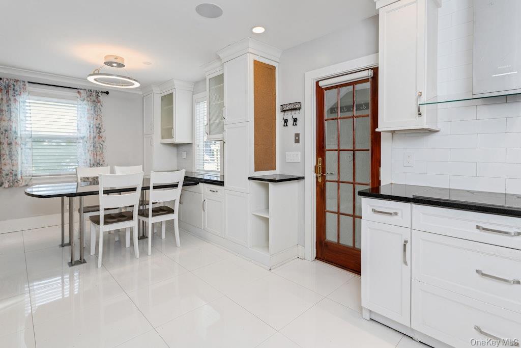 155 White Road Scarsdale, NY 10583 - Photo 5 of 16