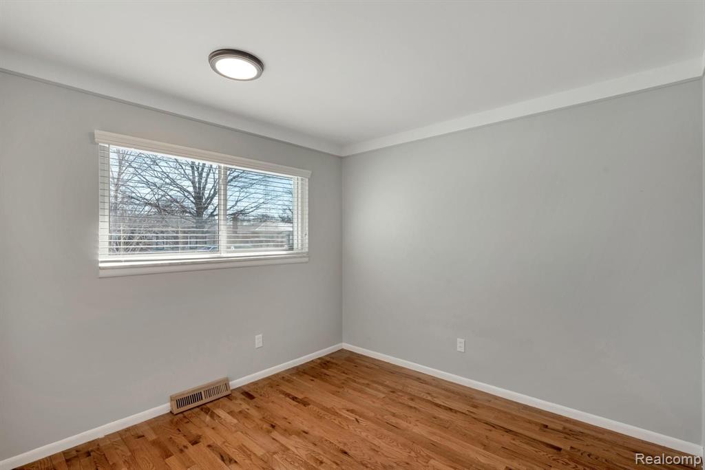 3809 Mark Orr Road Royal Oak, MI 48073 - Photo 16 of 30