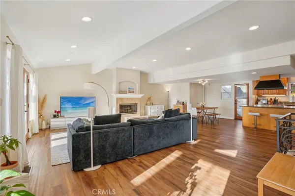$1,929,000 | 168 Ardmore Avenue, Hermosa Beach, CA 90254