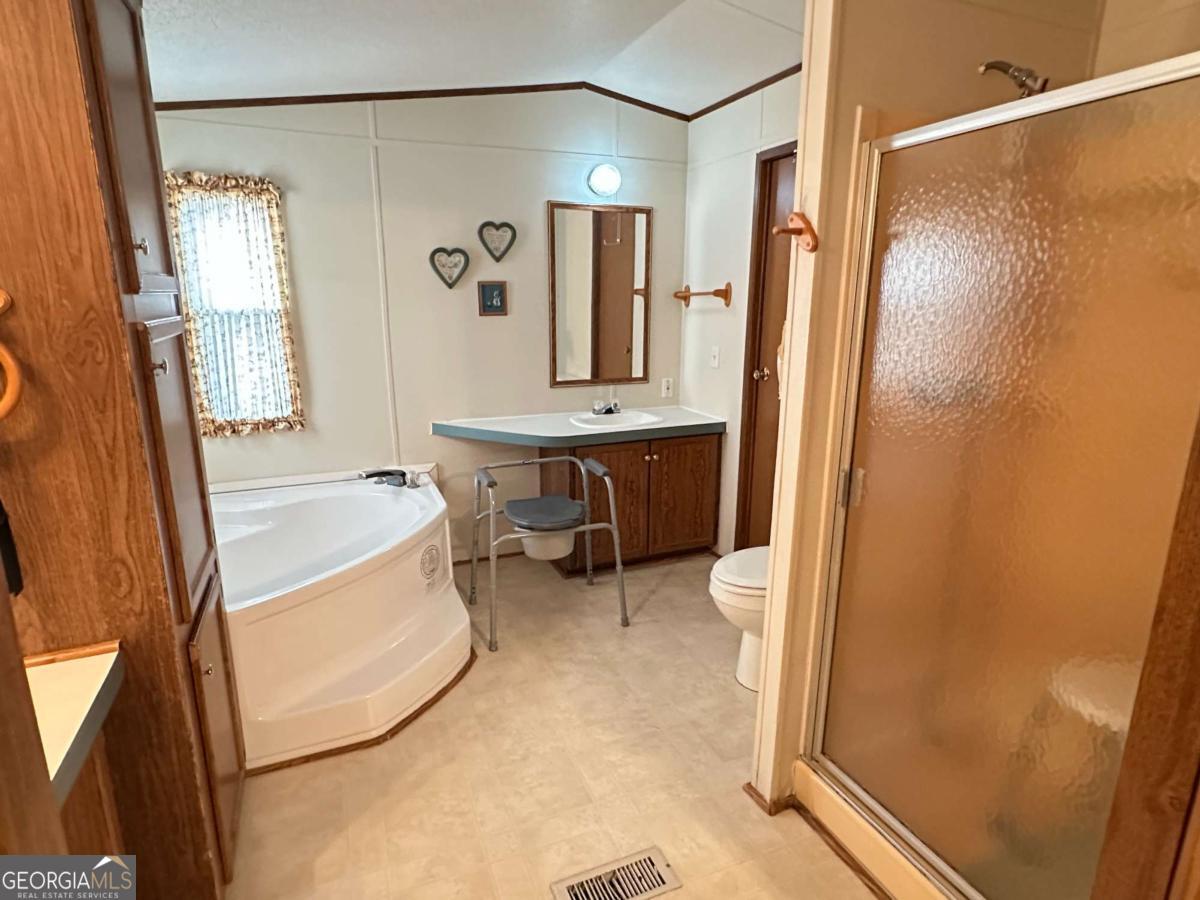 2757 Ben Carter Road Baxley, GA 31513 - Photo 3 of 11