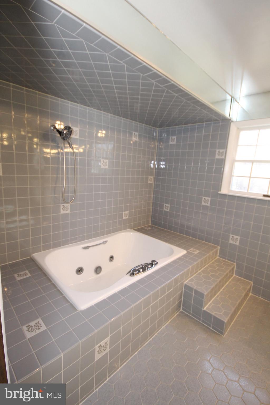 316 Thies Road Sewell, NJ 08080 - Photo 34 of 64 Gallery Image 34