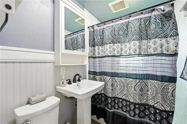 $210,000 | 2404 East Red Bridge Road, Kansas City, MO 64131