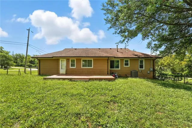 $210,000 | 2404 East Red Bridge Road, Kansas City, MO 64131