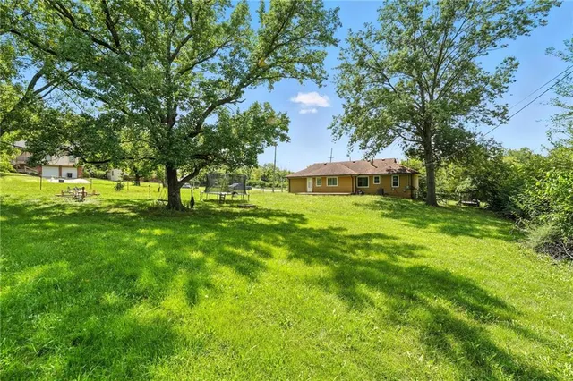 $210,000 | 2404 East Red Bridge Road, Kansas City, MO 64131