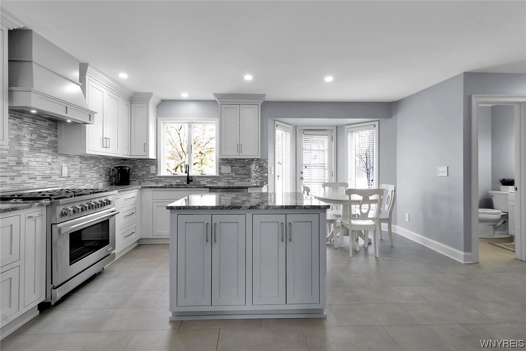 91 Kingsview Road Amherst, NY 14221 - Photo 7 of 34