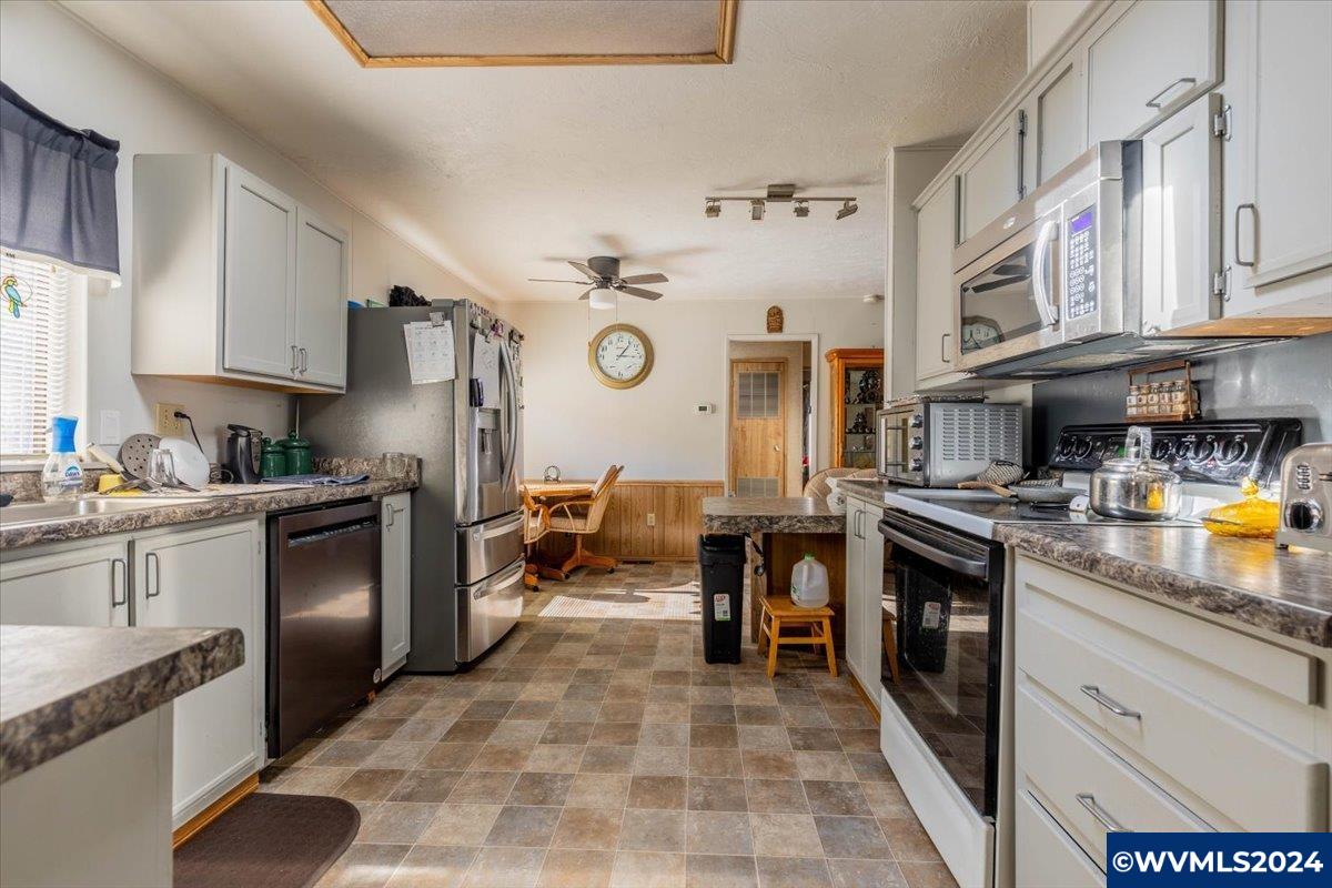 1602 Northeast Riverside Drive, Unit 32 McMinnville, OR 97128 - Photo 21 of 46