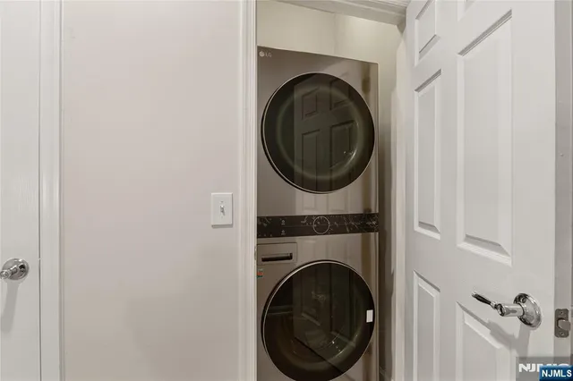 a close up view of a washer and dryer