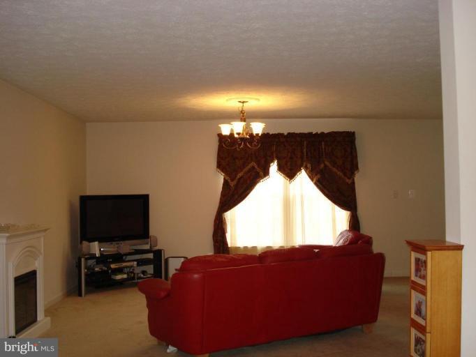 4630 Riddle Drive Nottingham, MD 21236 - Photo 1 of 25 Living Room