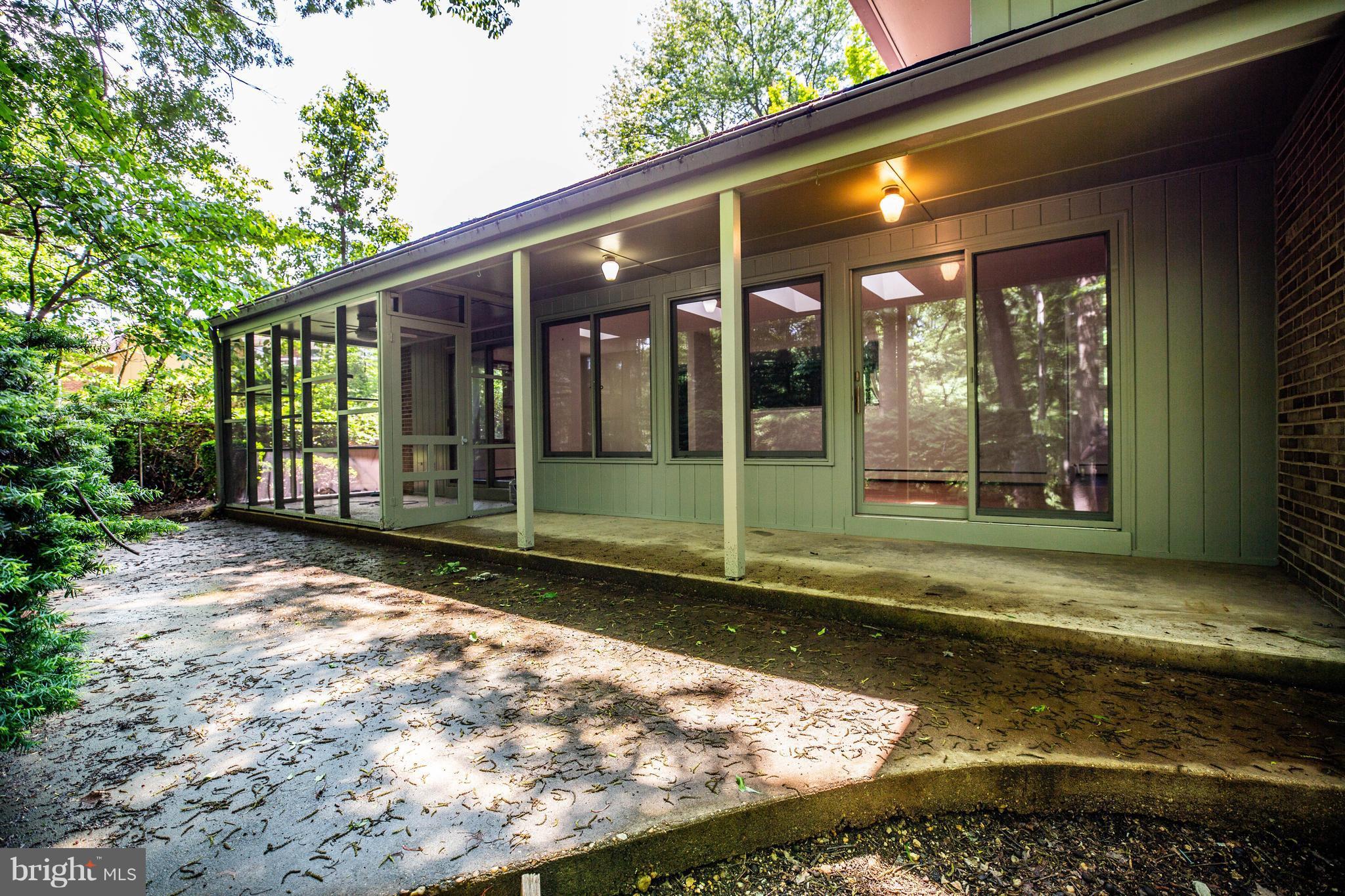 2 Ridgemore Circle Fredericksburg, VA 22405 - Photo 22 of 28 Screened Porch and Covered Porch off family room