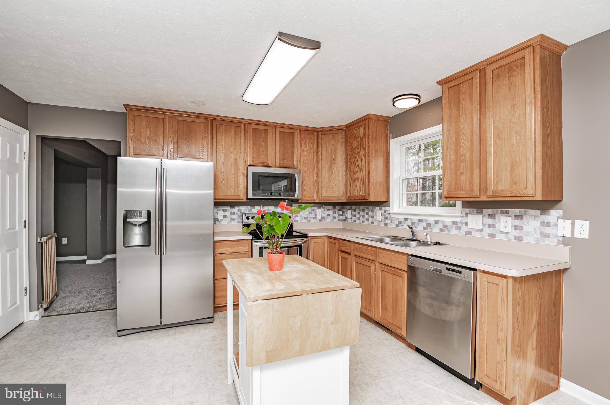 100 Surrey Drive Ruther Glen, VA 22546 - Photo 14 of 54 Stainless Steel Appliances!