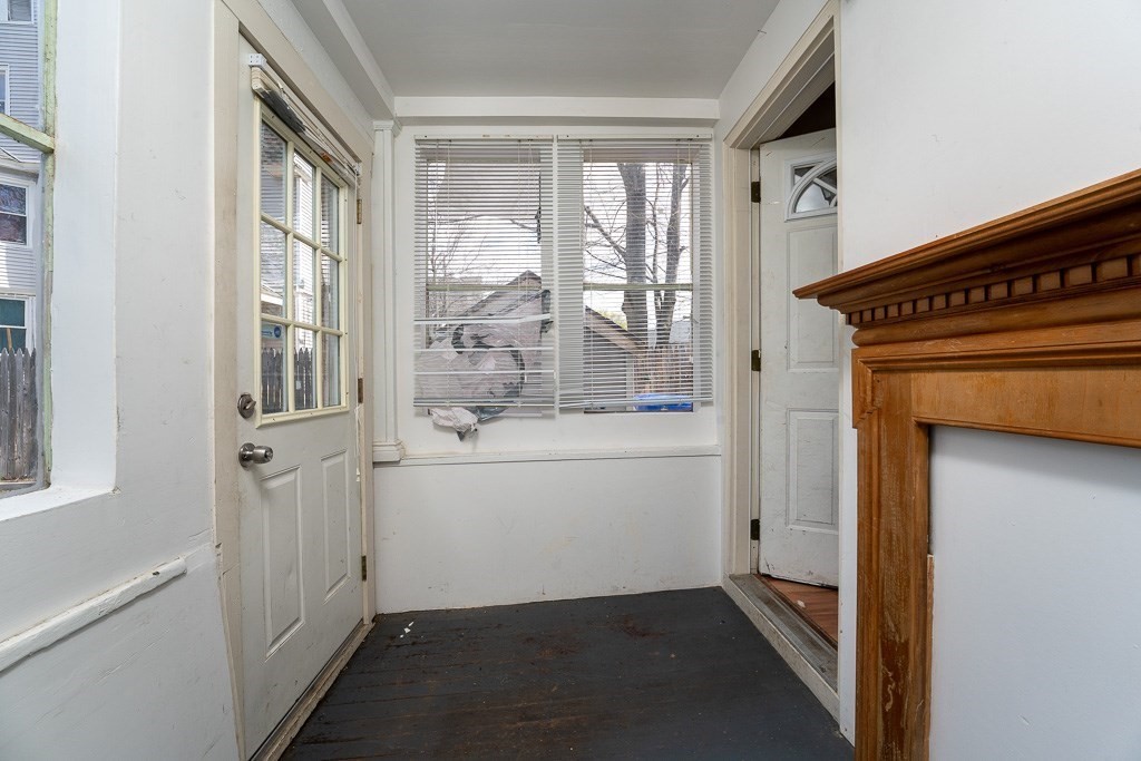 653 Carew Street Springfield, MA 01104 - Photo 17 of 28 Gallery Image 17