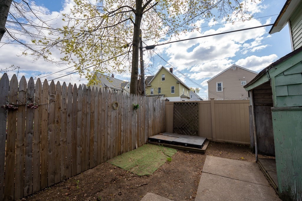 653 Carew Street Springfield, MA 01104 - Photo 23 of 28 Gallery Image 23