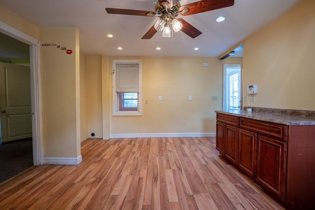 653 Carew Street Springfield, MA 01104 - Photo 5 of 28 Gallery Image 5