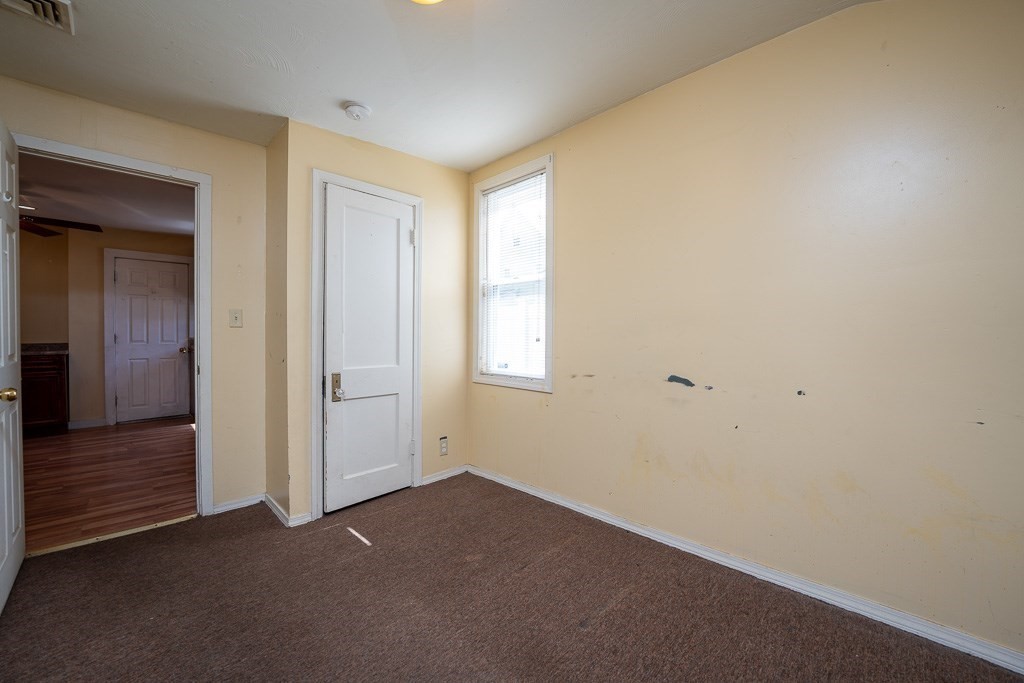 653 Carew Street Springfield, MA 01104 - Photo 8 of 28 Gallery Image 8