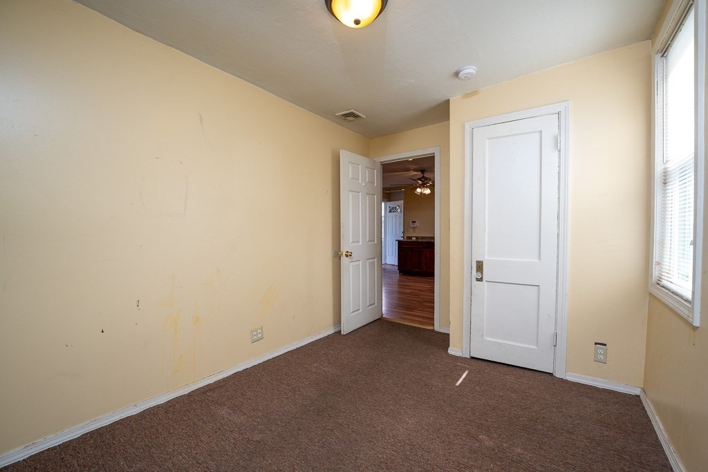 653 Carew Street Springfield, MA 01104 - Photo 9 of 28 Gallery Image 9